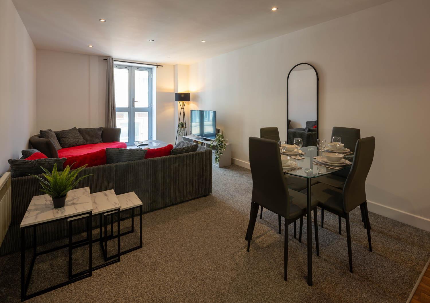 New 2Br Flat - Free Parking - Fast Wi-Fi