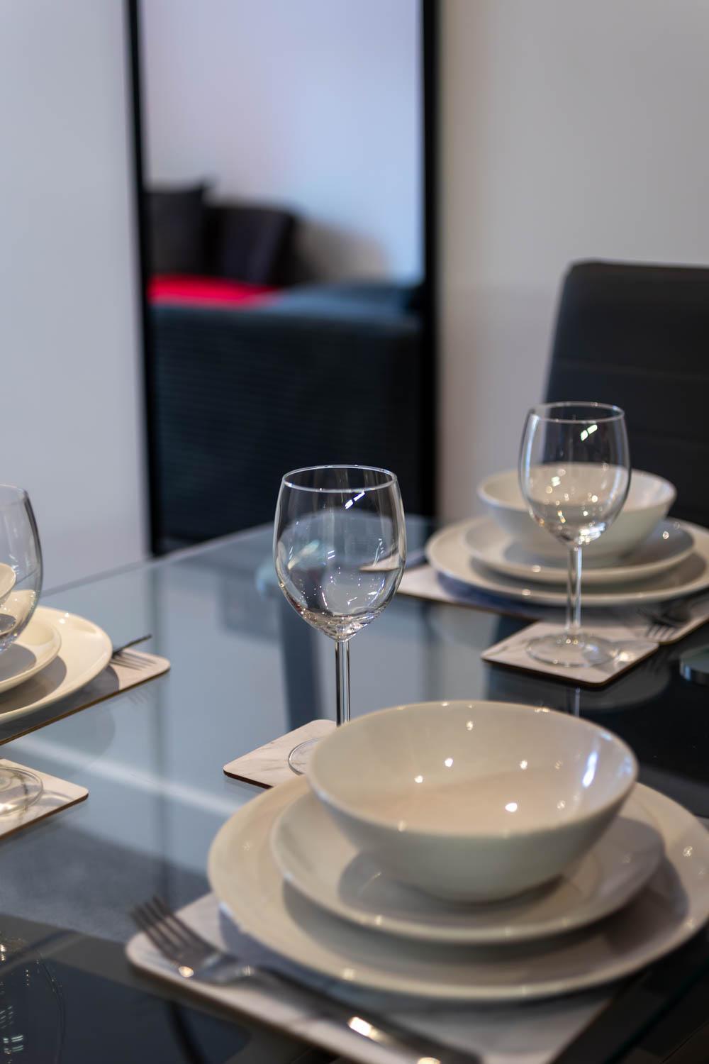 New 2Br Flat - Free Parking - Fast Wi-Fi *