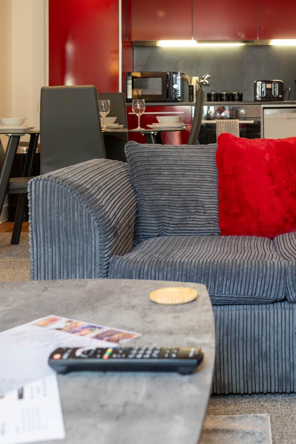 Apartment New 2Br Flat - Free Parking - Fast Wi-Fi