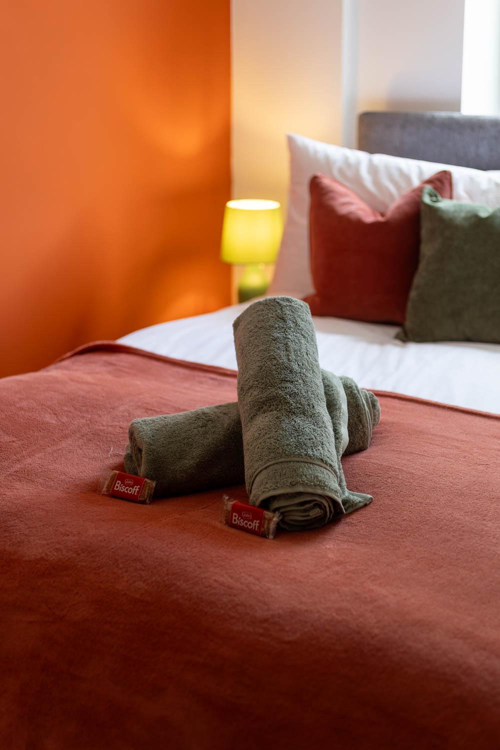 New 2Br Flat - Free Parking - Fast Wi-Fi *