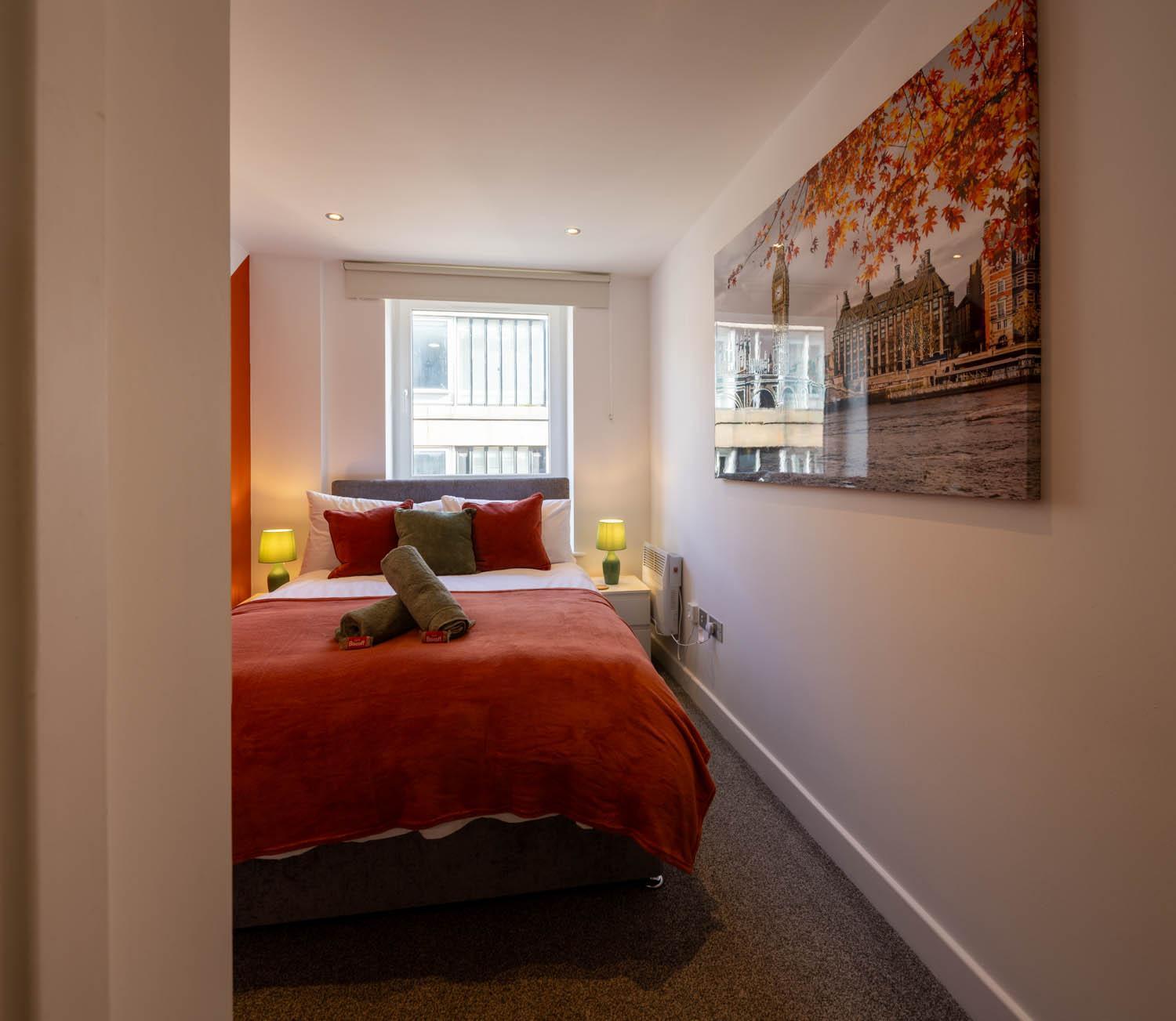 Apartment New 2Br Flat - Free Parking - Fast Wi-Fi *